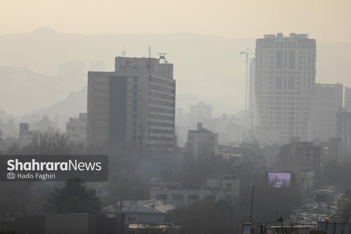 شاخص کیفی هوای ۲۴ساعت گذشته در آخرین روز سال ۱۴۰۳ برابر ۱۱۲و در وضعیت ناسالم برای گروه‌های حساس است، شاخص لحظه‌ای نیز ۱۰۴ و در شرایط ناسالم برای گروه‌های حساس است.