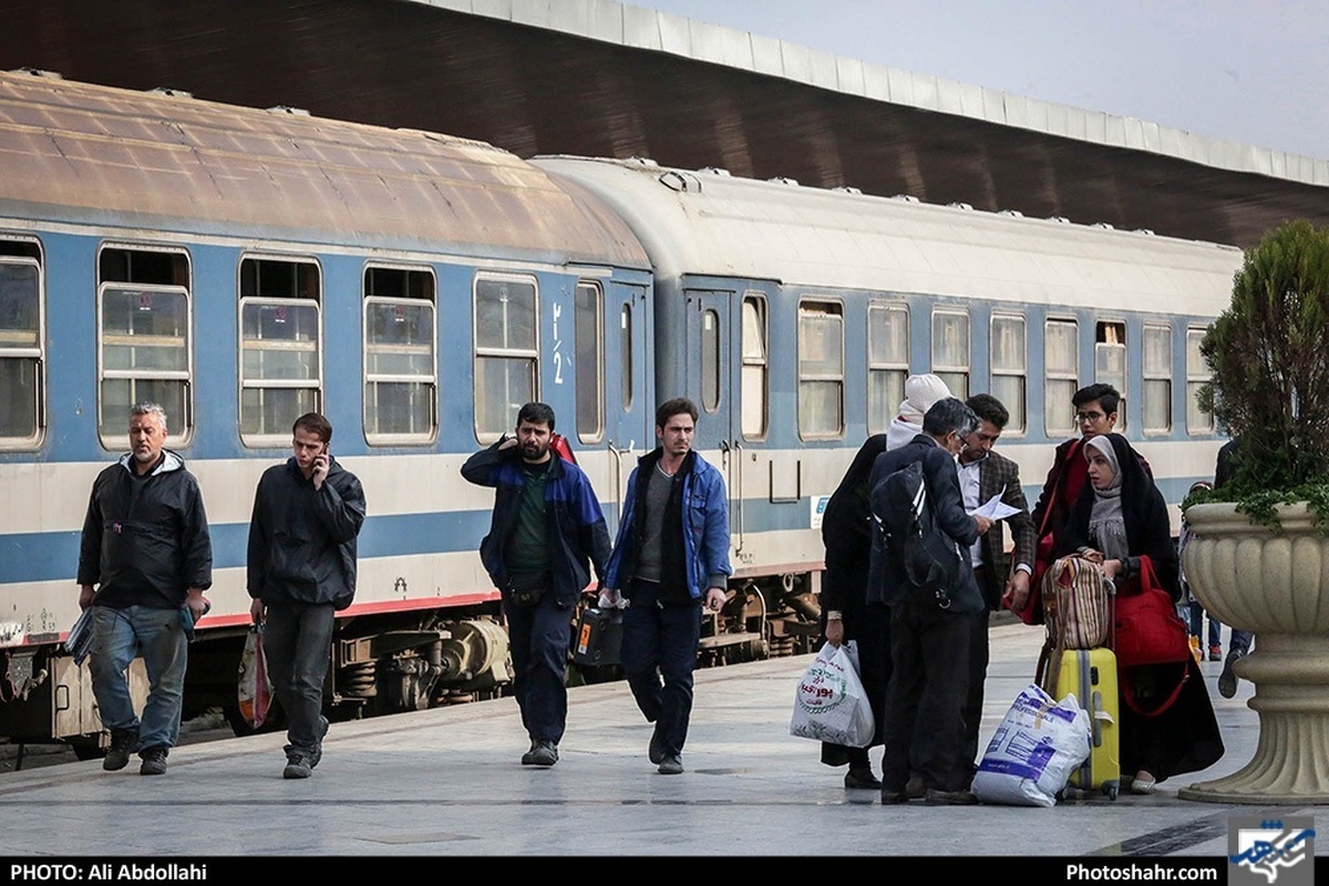 قائم‌مقام راه‌آهن جمهوری اسلامی ایران از آغاز پیش‌فروش بلیت‌های نوروزی در دهه نخست اسفند خبر داد.