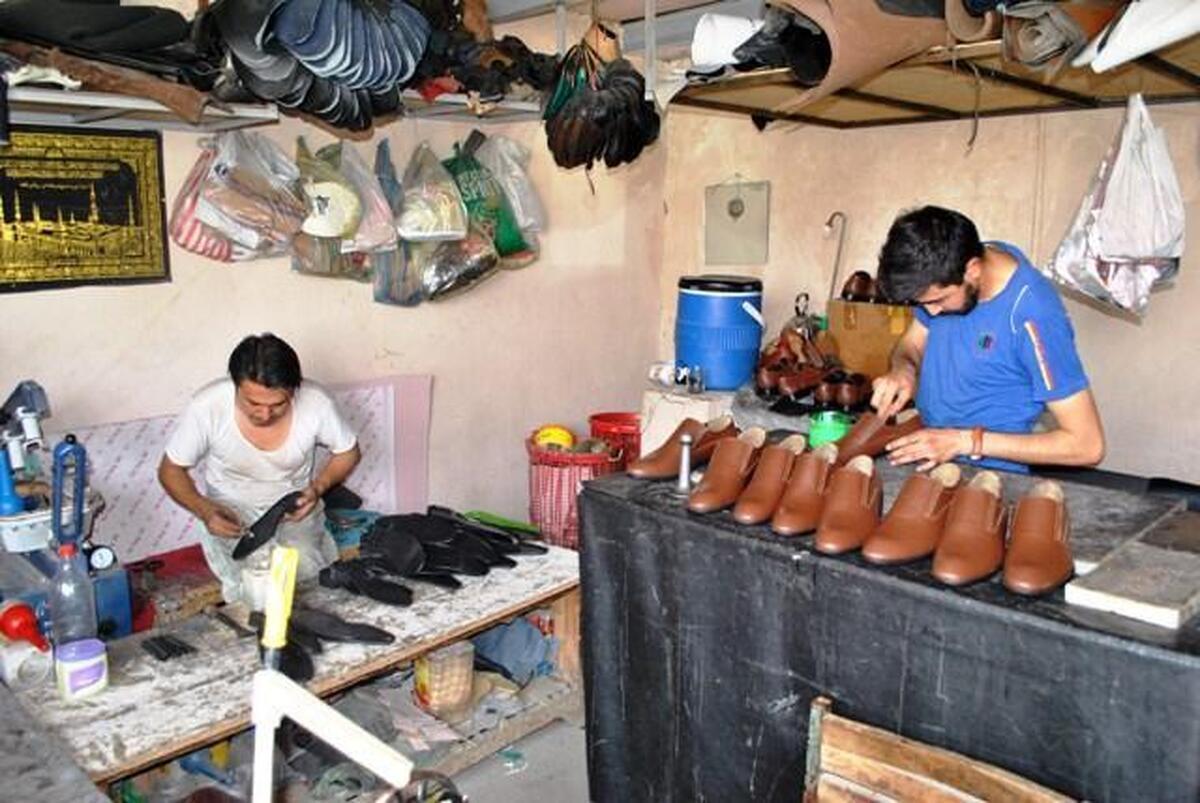 در حال حاضر، ۸۰ درصد تولید‌ کیف زنانه در تهران، توسط اتباع افغانستانی انجام می‌شود.