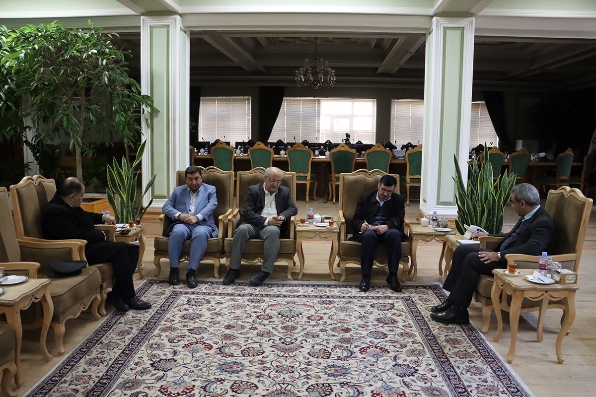 استاندار خراسان‌رضوی دستور ساخت کمپ بین‌المللی ورزش‌های پارالمپیکی در مشهد را صادر کرد.