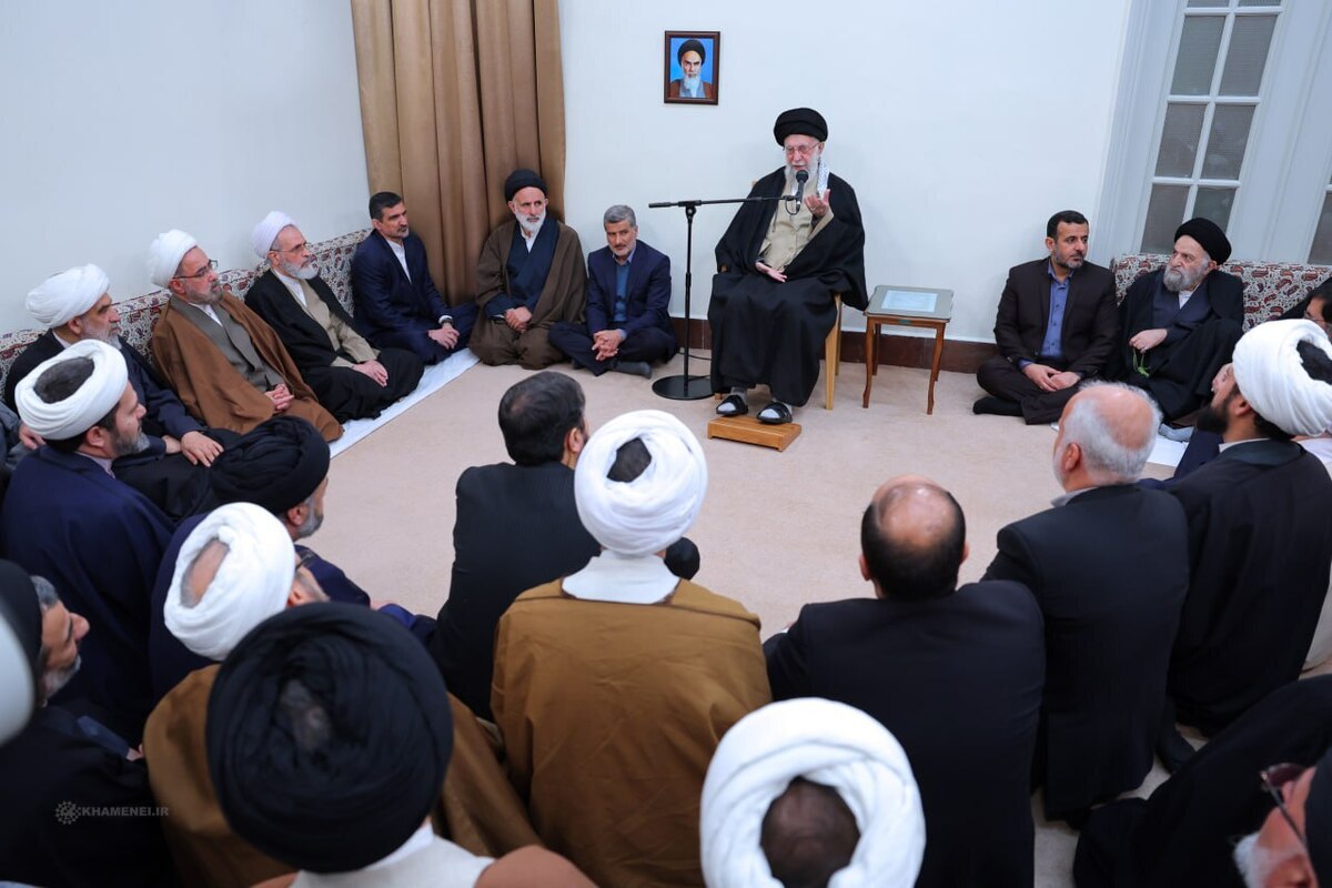 بیانات رهبر معظم انقلاب اسلامی در دیدار دست‌اندرکاران برگزاری همایش بین‌المللی تفسیر تسنیم که در تاریخ ۴ اسفند ۱۴۰۳ برگزار شده بود، صبح امروز در محل برگزاری این همایش در قم منتشر شد.