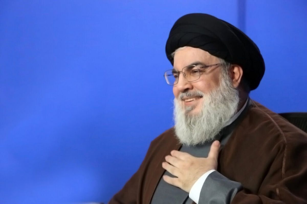 مؤسس مرکز اسلامی آفریقای جنوبی از وقف عبای شهید «سیدحسن نصرالله» و پیراهن امام‌خمینی(ره) برای جبهه مقاومت خبر داد که قرار است در یک مزایده بین‌المللی به فروش برسد.