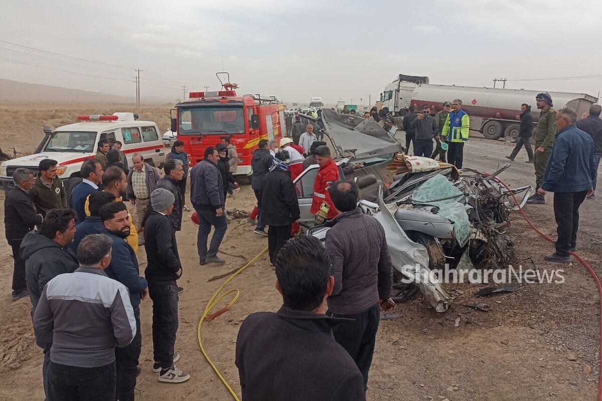 مدیرعامل جمعیت هلال احمر خراسان رضوی از امدادرسانی نجات‌گران جمعیت هلال احمر بردسکن به حادثه برخورد پژو و تریلی در محور بردسکن به درونه خبر داد.