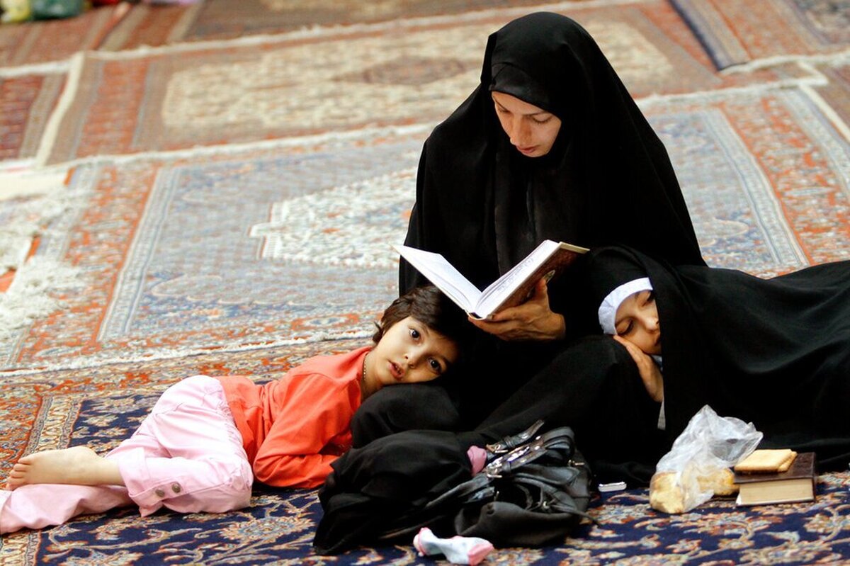 به گفته یک مشاور تربیتی کودک و نوجوان، علاوه بر اینکه الگو‌های تربیتی باید متناسب با ویژگی‌های سنی ارائه شود، لازم است الگو، ویژگی‌هایی داشته باشد که مخاطب تربیتی، یا کودک بتواند از آن به خوبی بهره ببرد.