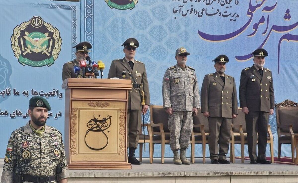 فرمانده کل ارتش گفت: تهدیدهای دشمنان برای کشور، نیروهای مسلح و ارتش جمهوری اسلامی ایران یک فرصت شد که از نظر کمی و کیفی خود را قوی‌تر و برای انجام موفق‌ ماموریت‌ آماده‌تر کنند.