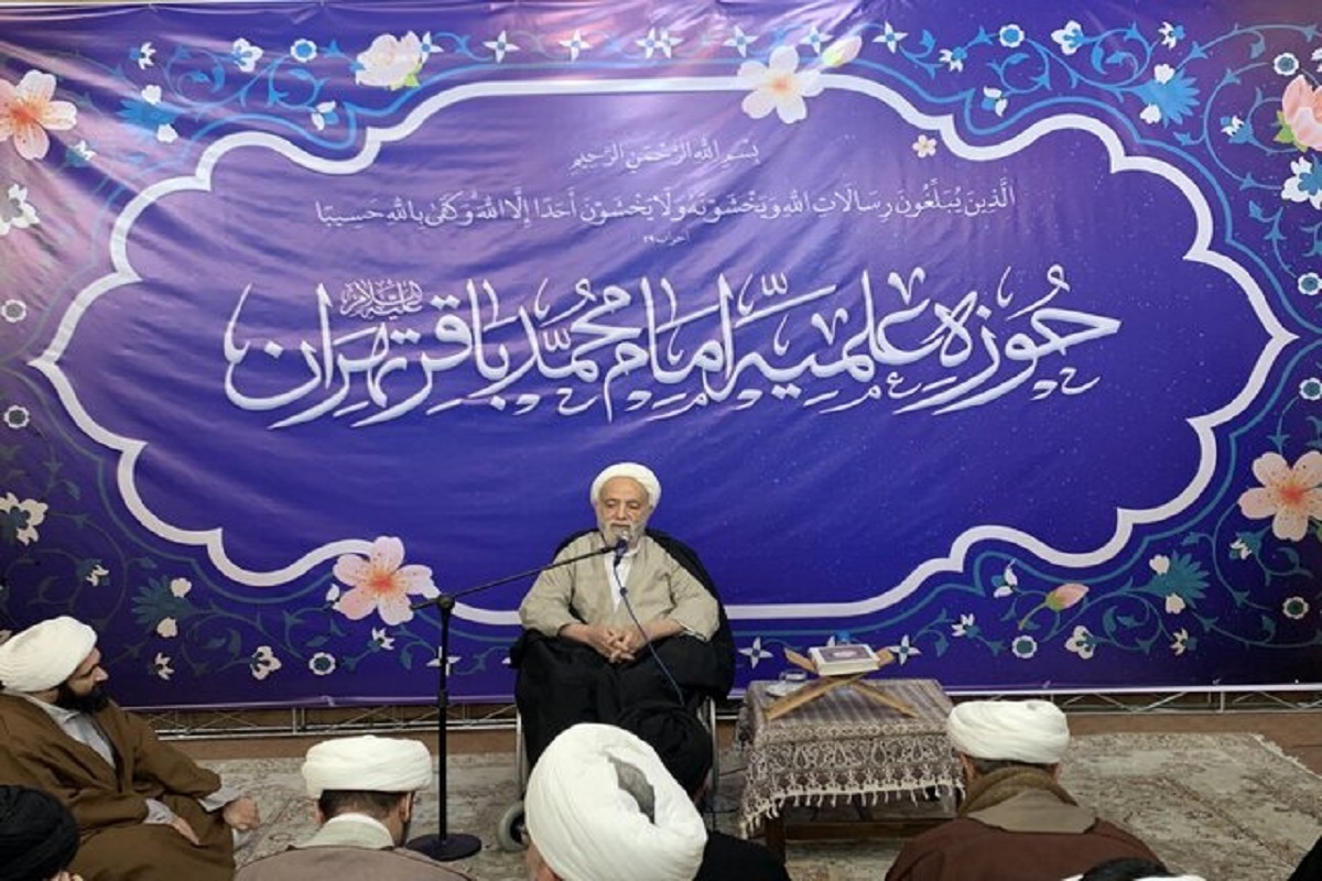 رئیس ستاد اقامه نماز کشور با انتقاد از شیوه منبر برخی طلبه‌ها تأکید کرد: سخنرانی‌ها نباید طولانی و خسته‌کننده باشند و باید به نیازهای مخاطبان توجه شود.