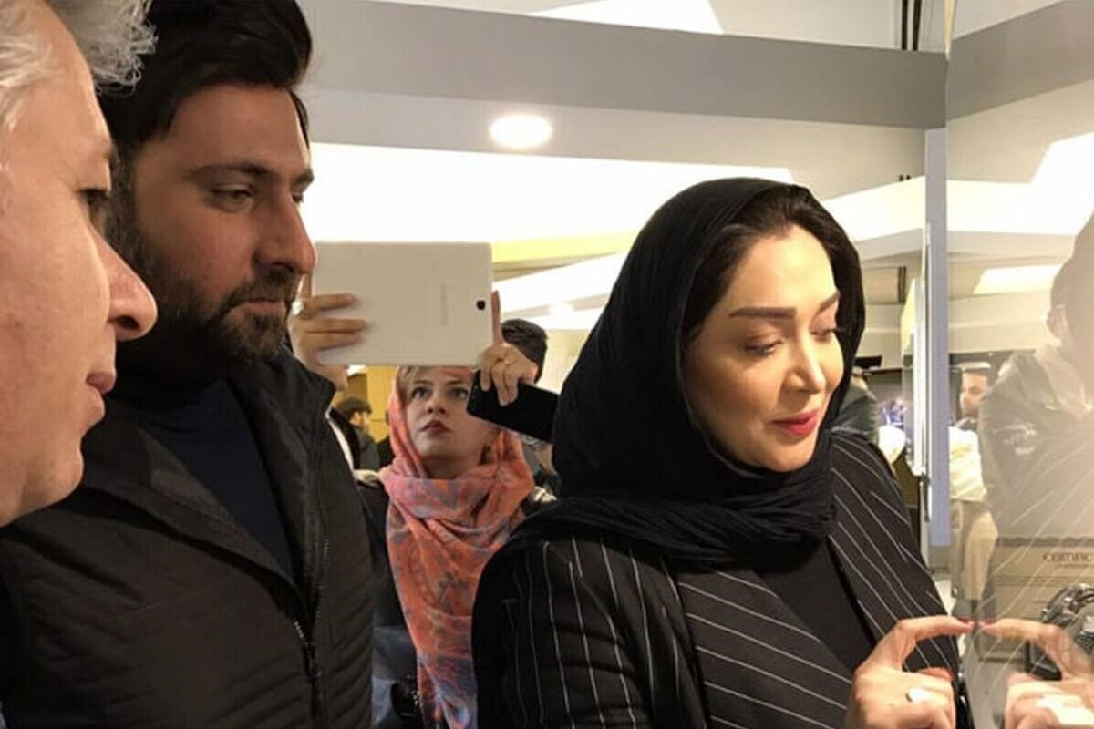 سارا منجزی، بازیگر سینما و تلویزیون، با حضور در آثار متنوع، از پایتخت ۱ و کلاه پهلوی تا چهارشنبه خون به پا می‌شود، کارنامه‌ای پربار از خود به‌جا گذاشته است.