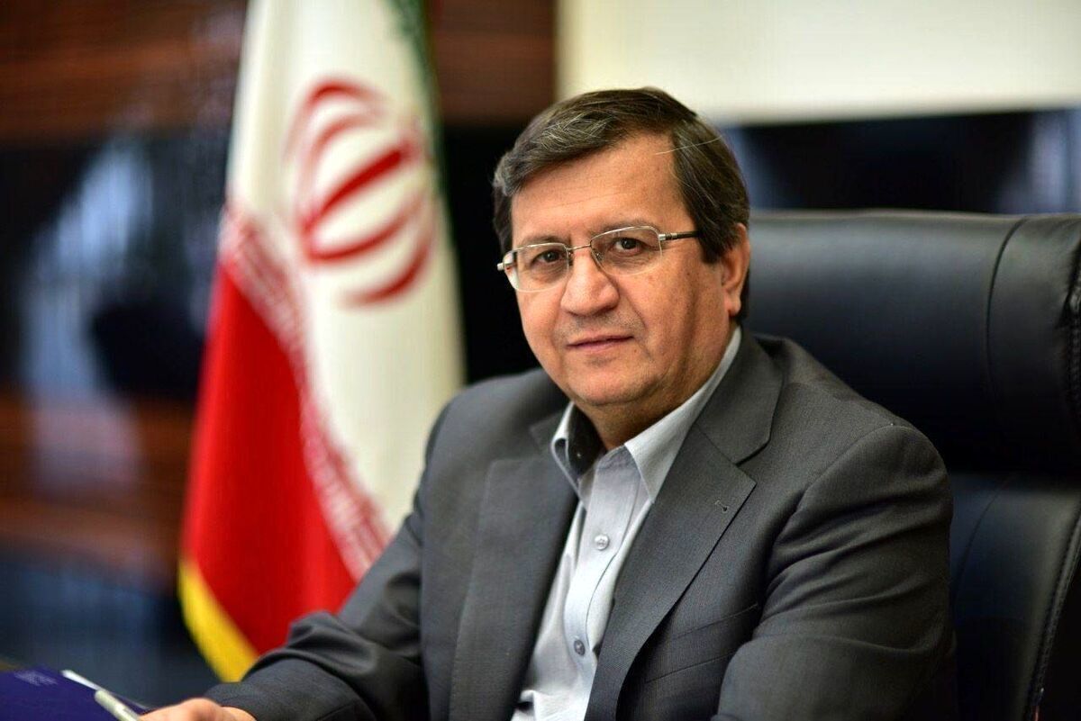وزیر امور اقتصادی و دارایی گفت: با پیگیری وزیر صمت، دولت تصویب کرد که تسهیلاتی در اختیار واحد‌های صنعتی که به خاطر برق و گاز آسیب دیدند پرداخت شود. این تسهیلات در زمینه پرداخت مالیات، حق بیمه، تسهیلات بانکی و ... است و مقرر شد که این عزیزان تسهیلاتی را بگیرند و مشکلات تولیدکنندگان حل شود.