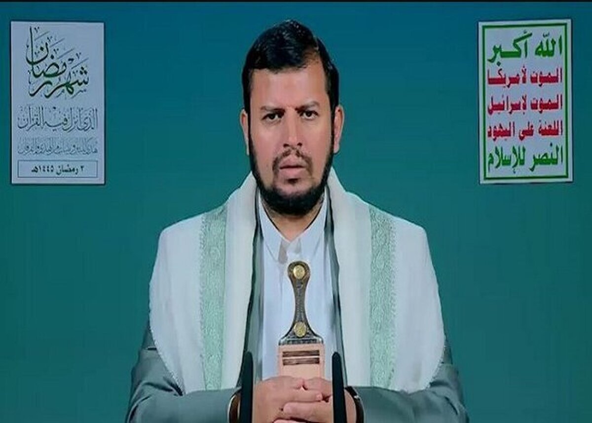 رهبر جنبش انصارالله یمن گفت: آل سعود در راستای اصلاح برنامه درسی مدارس، موضوع یهودیان صهیونیست را رکن اصلی قرار داد و آیات قرآنی درباره جنایات یهودیان را حذف کرد.