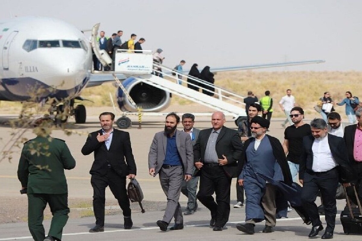 فرماندار گناباد گفت: طرح ایجاد تاکسی هوایی بین گناباد و مشهد با توجه به حجم زائران بارگاه رضوی و سفر ۲ میلیون زائر غیر ایرانی سالانه به مشهد در اولویت فرودگاه منطقه‌ای این شهرستان قرار گرفت.