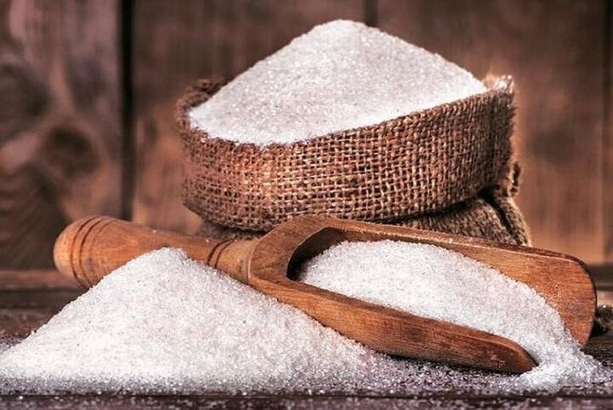 دبیر اسبق انجمن تصفیه کنندگان شکر گفت: سیاست و برنامه ریزی مناسب موجب شده تا قیمت هرکیلو شکر در بازار به بالای ۴۰ هزارتومان برسد.