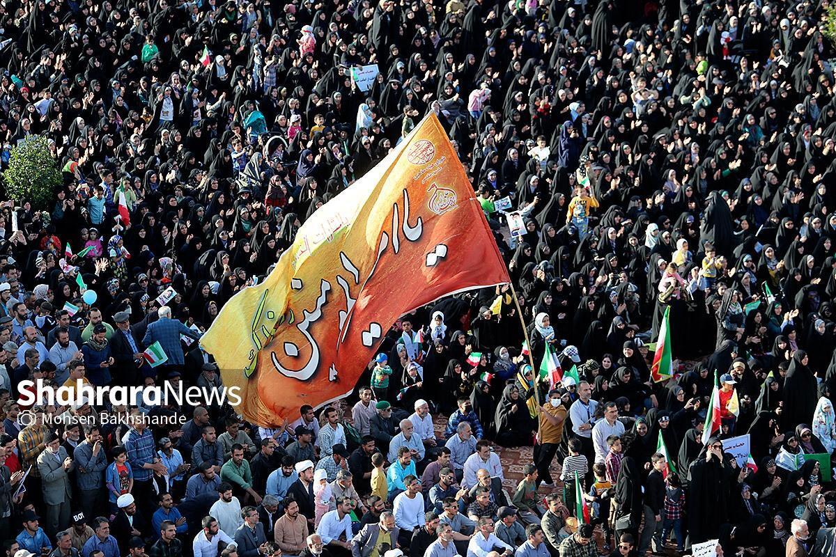 اجتماع باشکوه مشهدی‌ها در حمایت از طرح فرهنگی اجتماعی نور و اعلام برائت از نفرت‌پراکنی رسانه‌های معاند علیه نیروی انتظامی برگزار شد.