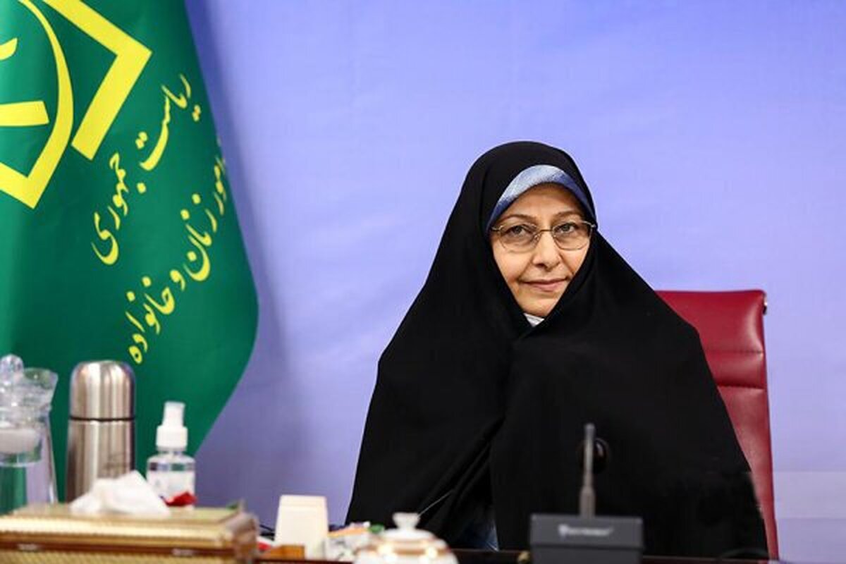 معاون رییس جمهور گفت: حرکت غرب در سه حیطه نفی جنسیت، خانواده‌های تک والدی و به رسمیت شناختن خانواده‌های انحرافی و همجنس به خانواده صدمه می‌زند و ما وظیفه داریم مبانی و زیرساخت‌های لازم را برای شناساندن خانواده فطری که اساس هویت و تربیت انسان‌ها را شکل می‌دهد، با شیوه‌های علمی تبیین کنیم.
