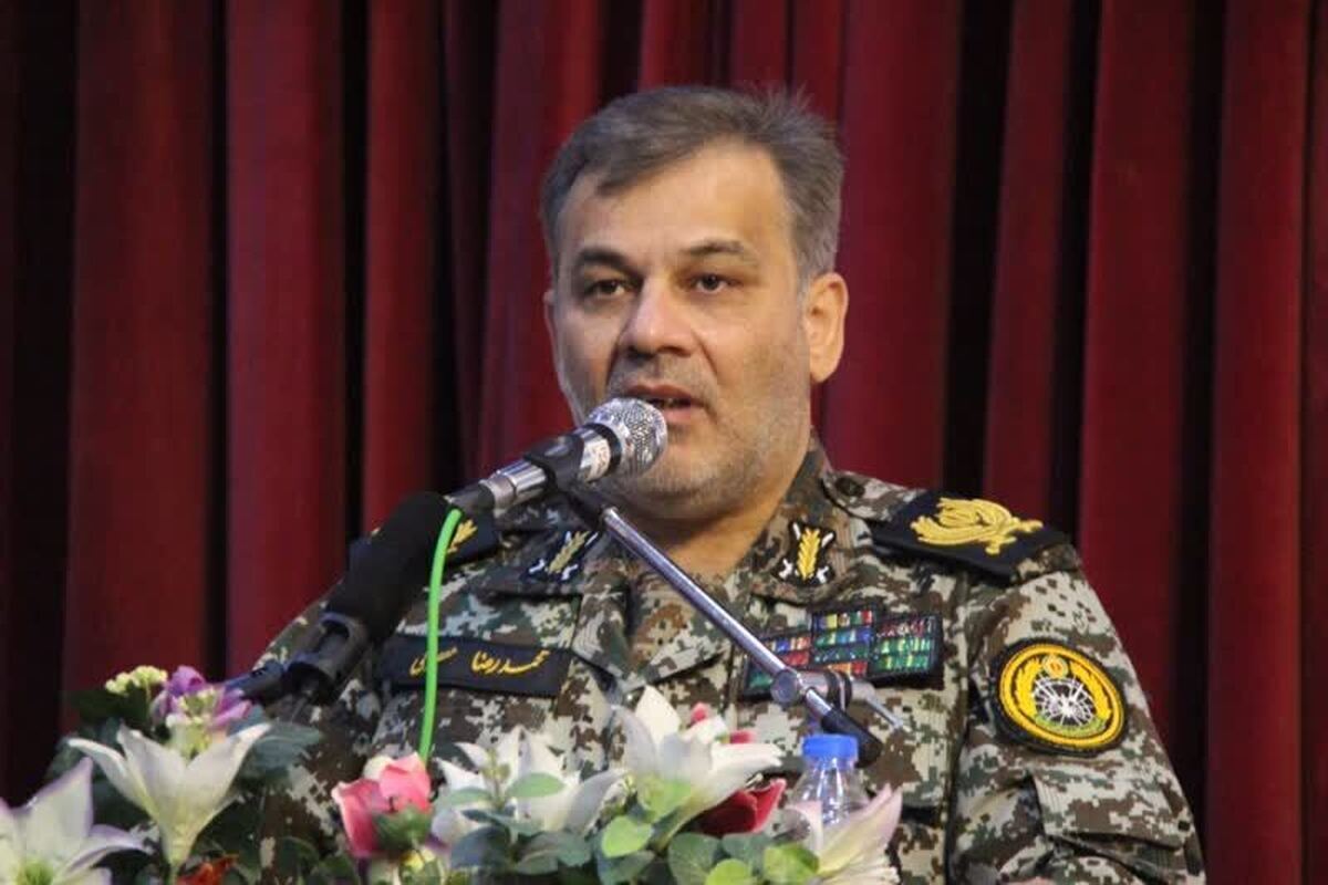 فرمانده منطقه پدافند هوایی شمال‌شرق گفت: معلمان سربازان خط مقدم مقابله با هجمه فرهنگی دشمن هستند و باید آن‌ها دانش‌آموزان را با برنامه‌های دشمن برای تغییر عقاید جوانان این انقلاب آشنا کنند.