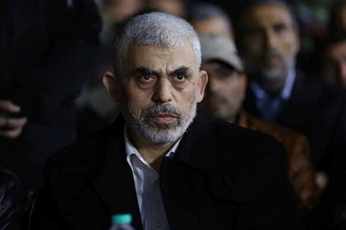 برخی منابع گفته‌اند که «یحیی سنوار» با رهبران گروه‌های فلسطینی در خارج در تماس مستمر قرار دارد.
