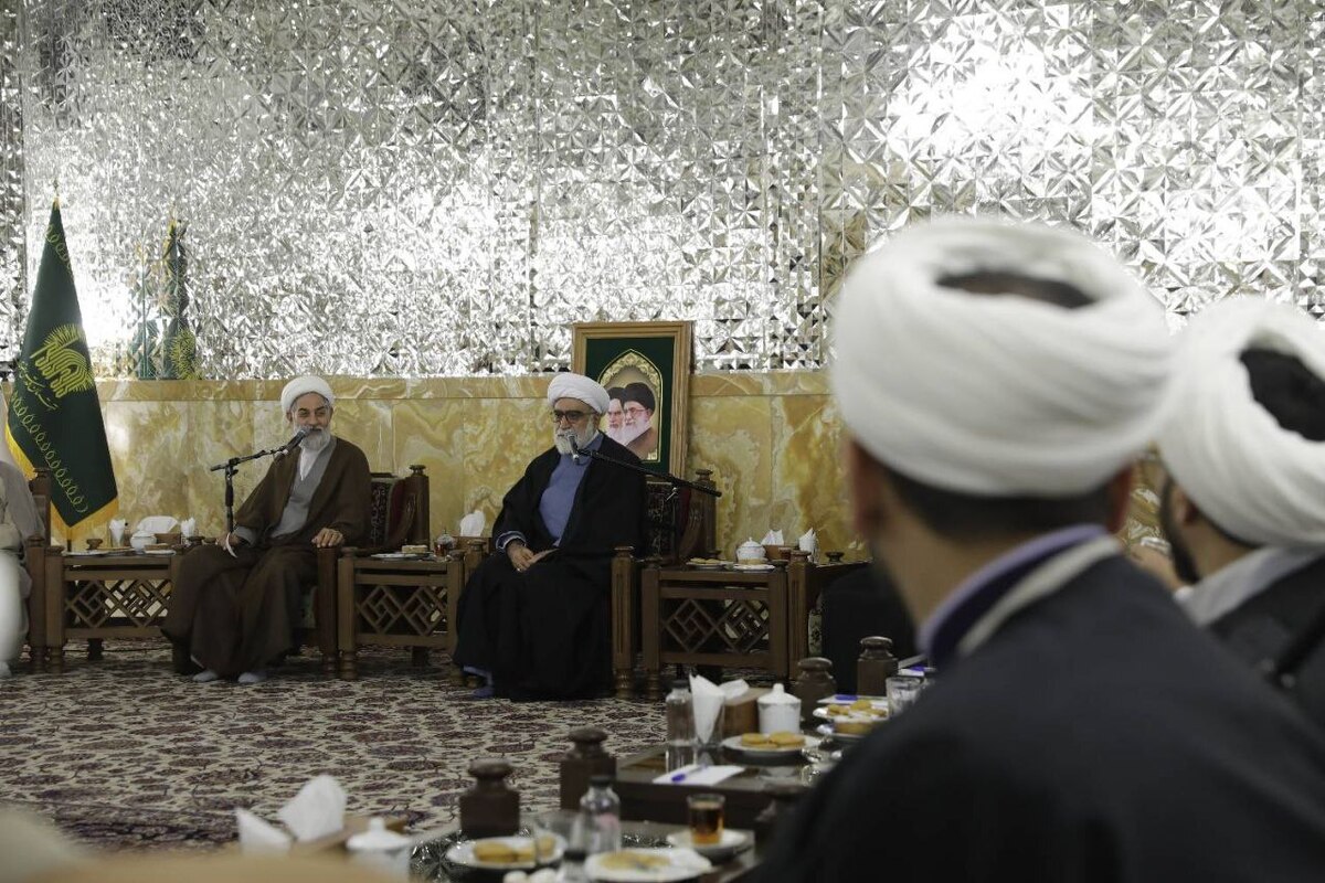 تولیت آستان قدس رضوی شرح صدر، تحمل، مهربانی و مزین‌بودن به اخلاق نیکو را از صفات الزامی برای پاسخگویان به مسائل شرعی دانست.