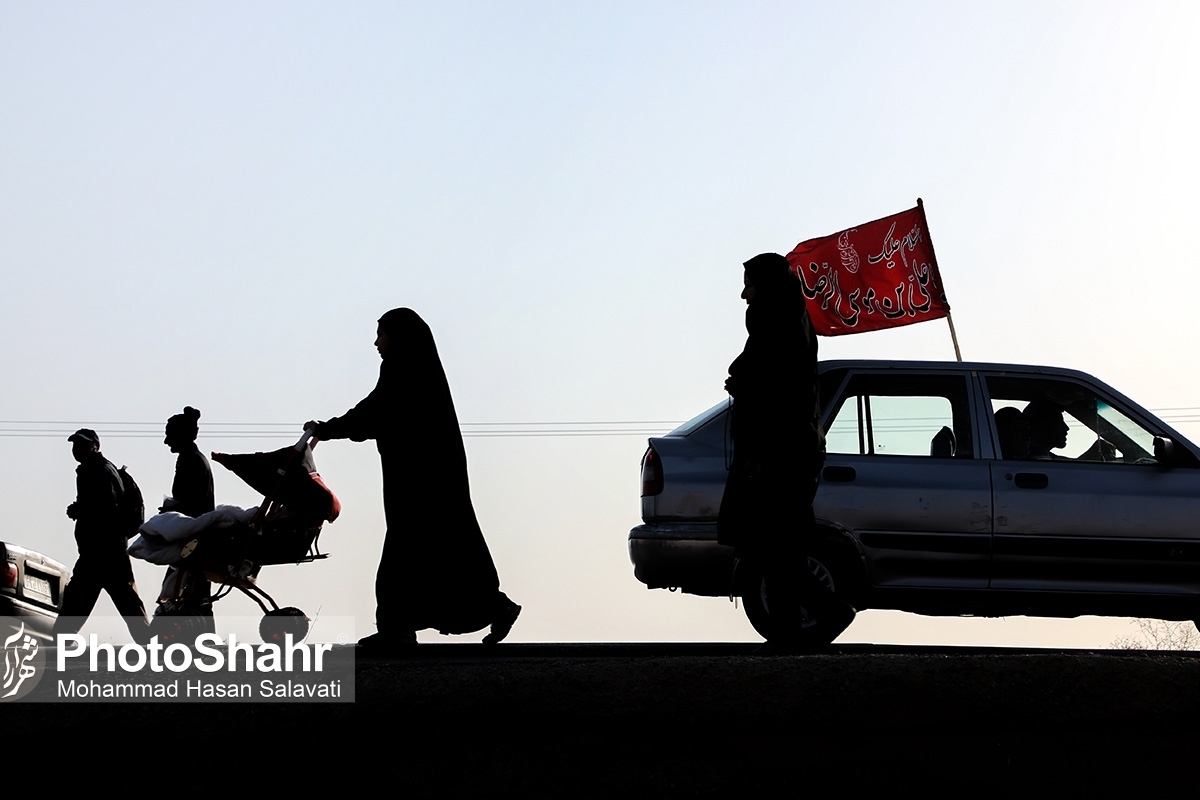 سخنگوی جمعیت خدمتگزار زائران پیاده امام‌رضا(ع) مشهد از تشرف بیش از ۱۰ هزار زائر پیاده به مشهد در دهه کرامت خبر داد.