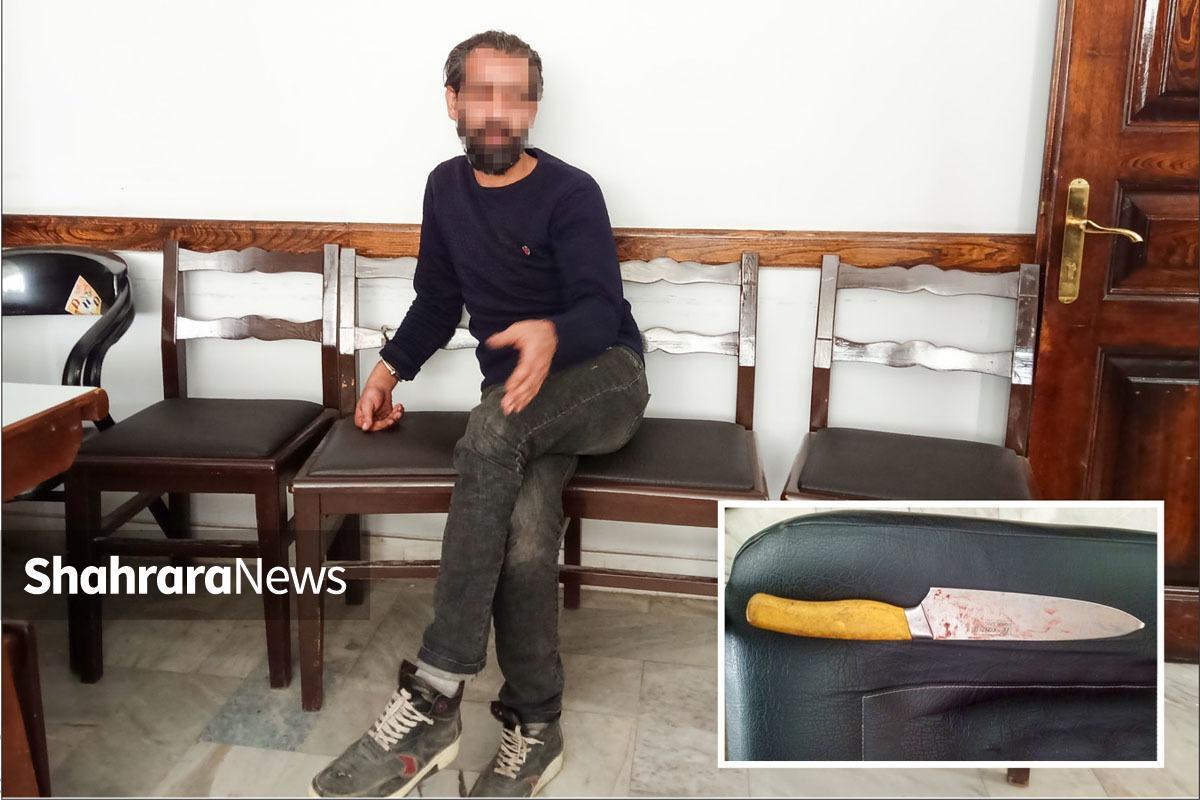 اول تیرماه وارد چهل و هشت سالگی می‌شود. یازده سال زندگی‌اش را با همسر دومش گذرانده و حاصل این ازدواج دختری هفت ساله است. «رضا-ب» بامداد شنبه گذشته با حمله به منزل پدر همسرش در چراغچی ۵ با کاردی حدود سی سانتی‌متر، زنش را کاردآجین کرد که زن در دم جان باخت.