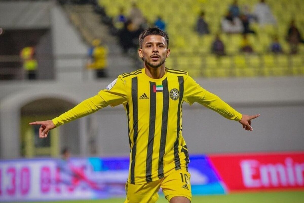 درخشش ستاره اسبق استقلال موجب شده تا مدیران باشگاه الاهلی تمدید قرارداد این بازیکن را در دستور کار قرار دهند.