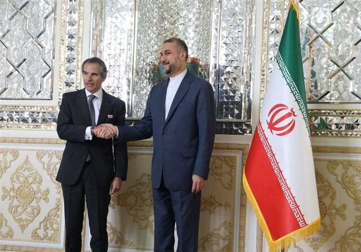 مدیرکل آژانس بین‌المللی انرژی اتمی، عصر روز دوشنبه ۱۷ اردیبهشت ماه با وزیر امور خارجه جمهوری اسلامی ایران دیدار و رایزنی کرد.