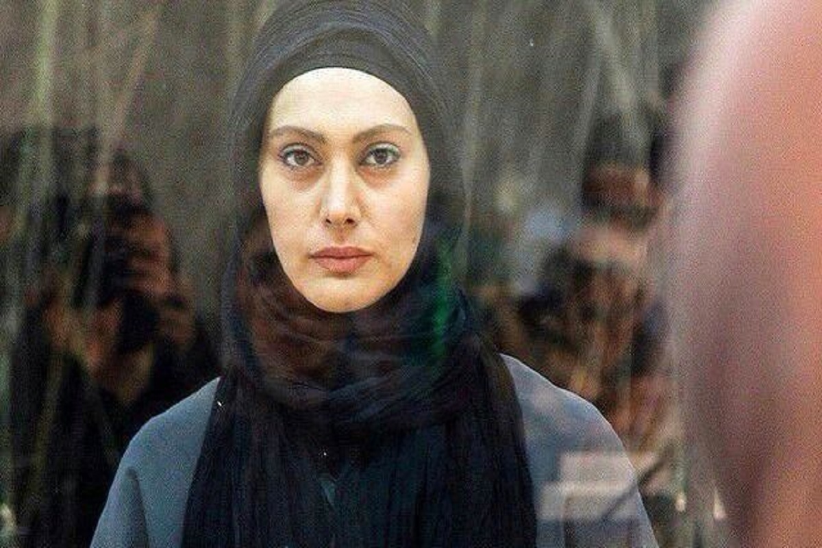 سودابه بیضایی بازیگر و مستندساز، با اولین کتابش با عنوان «نقطه اتصال» در نمایشگاه کتاب حضور دارد.