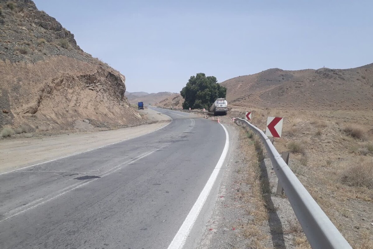 رئیس مرکز مدیریت راه‌های اداره‌کل راهداری خراسان‌رضوی از بازگشایی محور طبس_‌بردسکن خبر داد.