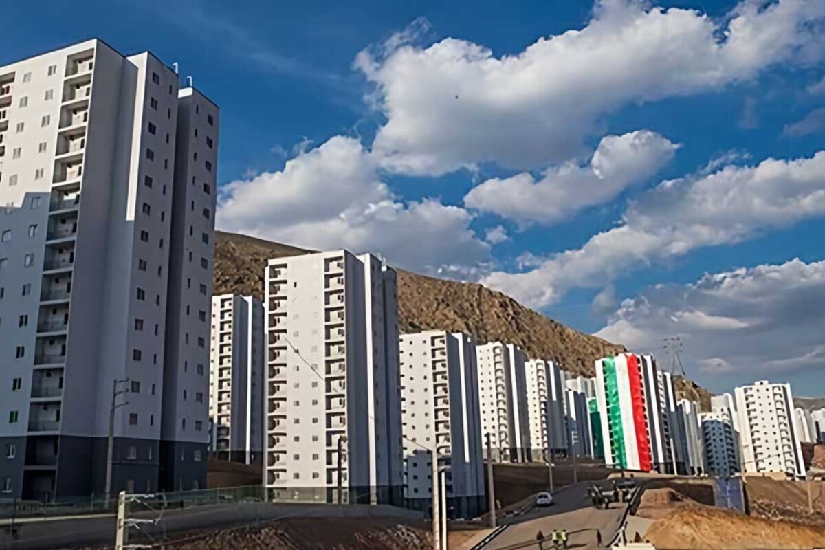 مدیر کل راه و شهرسازی خراسان رضوی گفت: سال گذشته پنج هزار میلیارد ریال از وزارت راه و شهرسازی برای کمک به تامین خدمات زیربنایی و روبنایی سایت‌های نهضت ملی مسکن و مسکن مهر در خراسان رضوی اختصاص یافت.