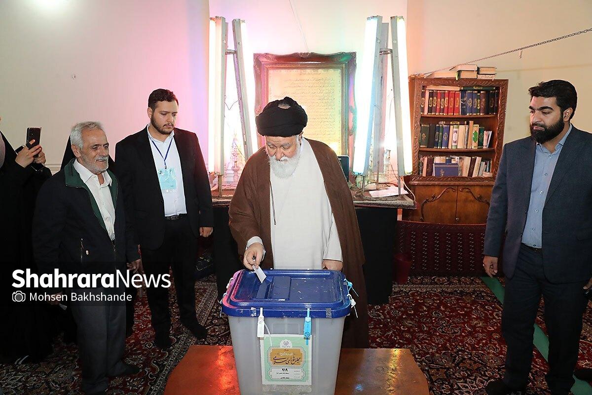 نماینده ولی‌فقیه در خراسان‌رضوی گفت: مرحله دوم، تکمیل انتخابات است و مردم حتماً باید در این دوره نیز شرکت کنند.