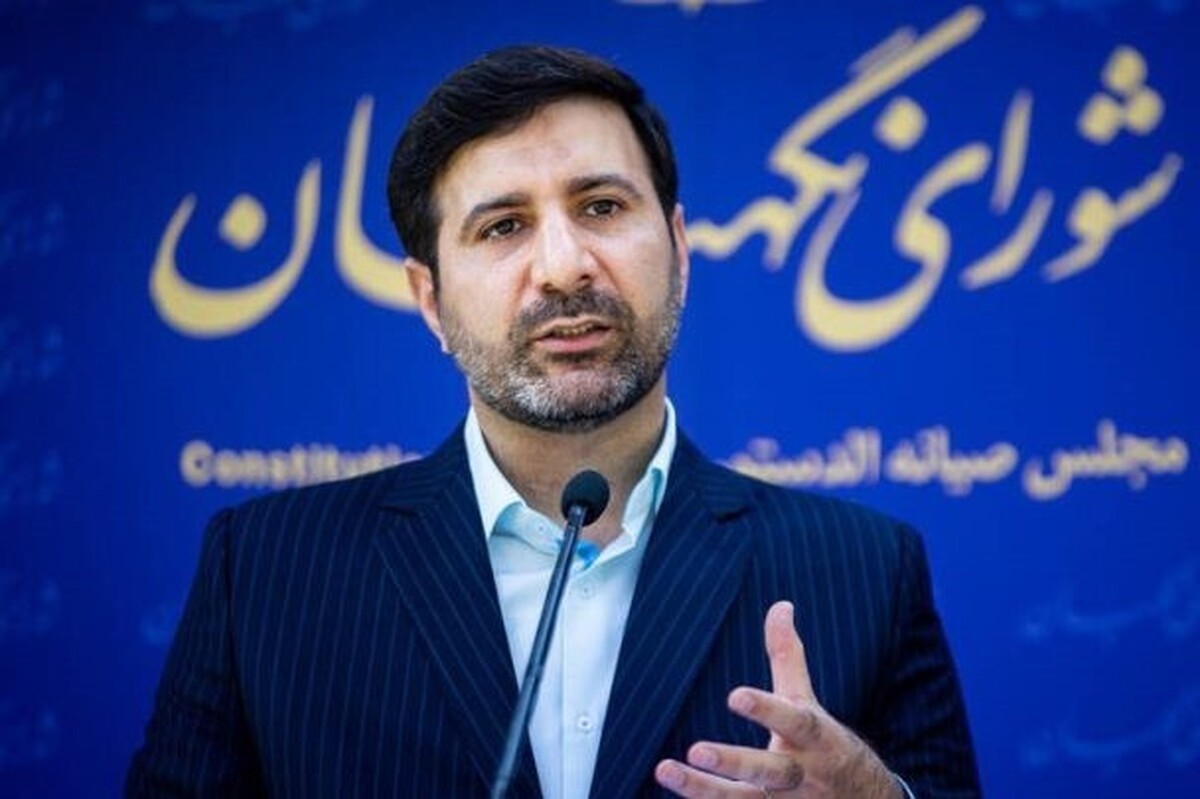 سخنگوی شورای نگهبان گفت: صندوق‌های اخذ رای به لحاظ امنیتی به هیچ جایی وصل نیست بنابراین طبق روال و مانند شیوه دستی هیچ کس اطلاعی از محتوای صندوق‌ها ندارد و با پایان رای‌گیری، آغاز شمارش را خواهیم داشت.