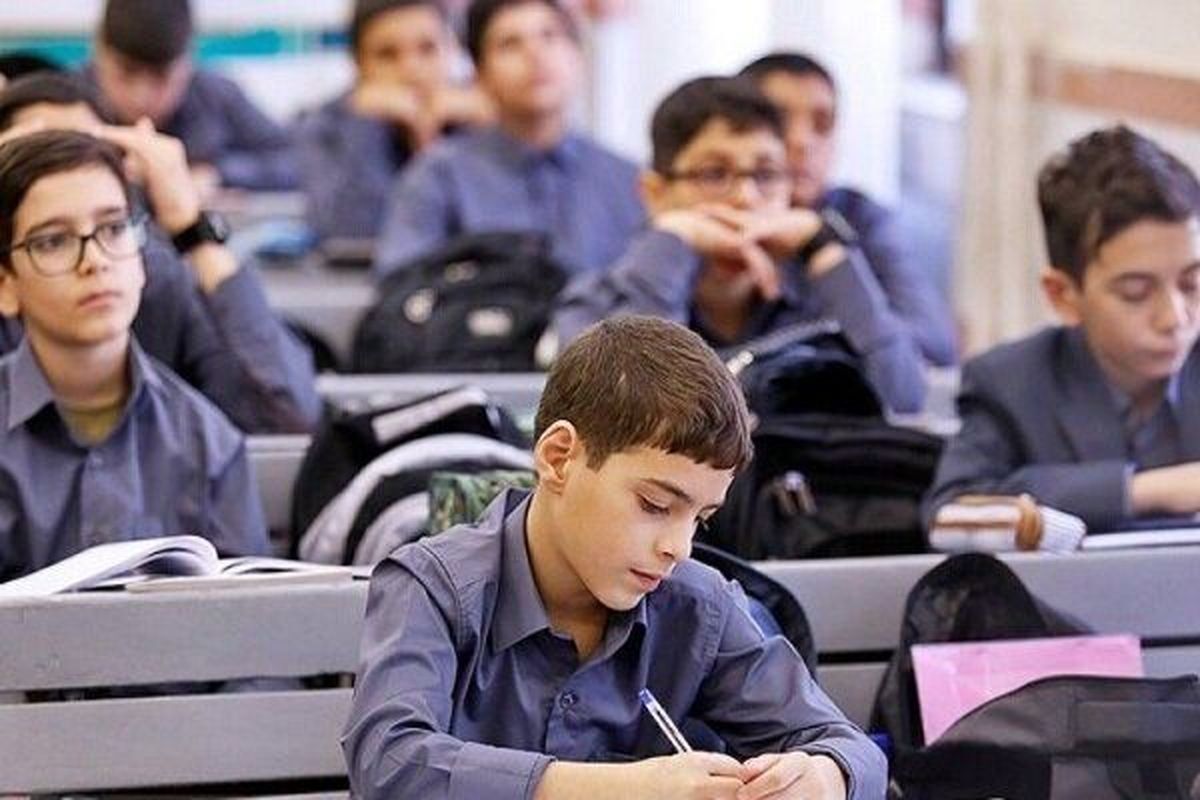 عضو هیئت بازرسی استان تهران در خصوص فعالیت مدارس تهران در روز شنبه ۲۲ اردیبهشت توضیحاتی ارائه داد.