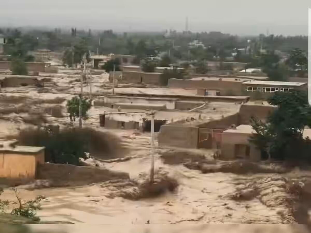 وزارت داخله افغانستان جمعه شب اعلام کرد که بر اثر جاری شدن سیل در ولایت بغلان دستکم ۵۰ نفر کشته و بیش از ۱۰۰ نفر زخمی شده‌اند.