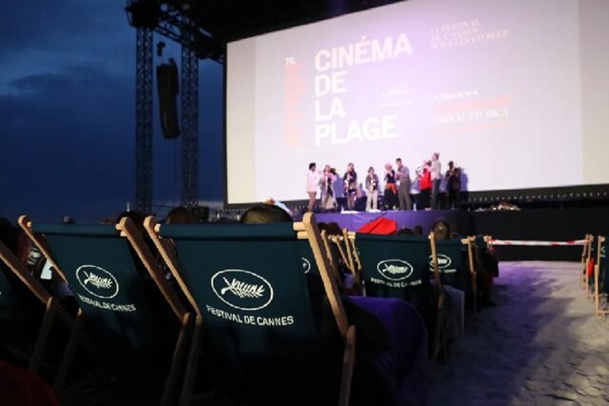 ۱۴ فیلم به عنوان آثار نمایشی در بخش «Cinéma de la Plage» هفتاد و هفتمین جشنواره فیلم کن انتخاب شدند.