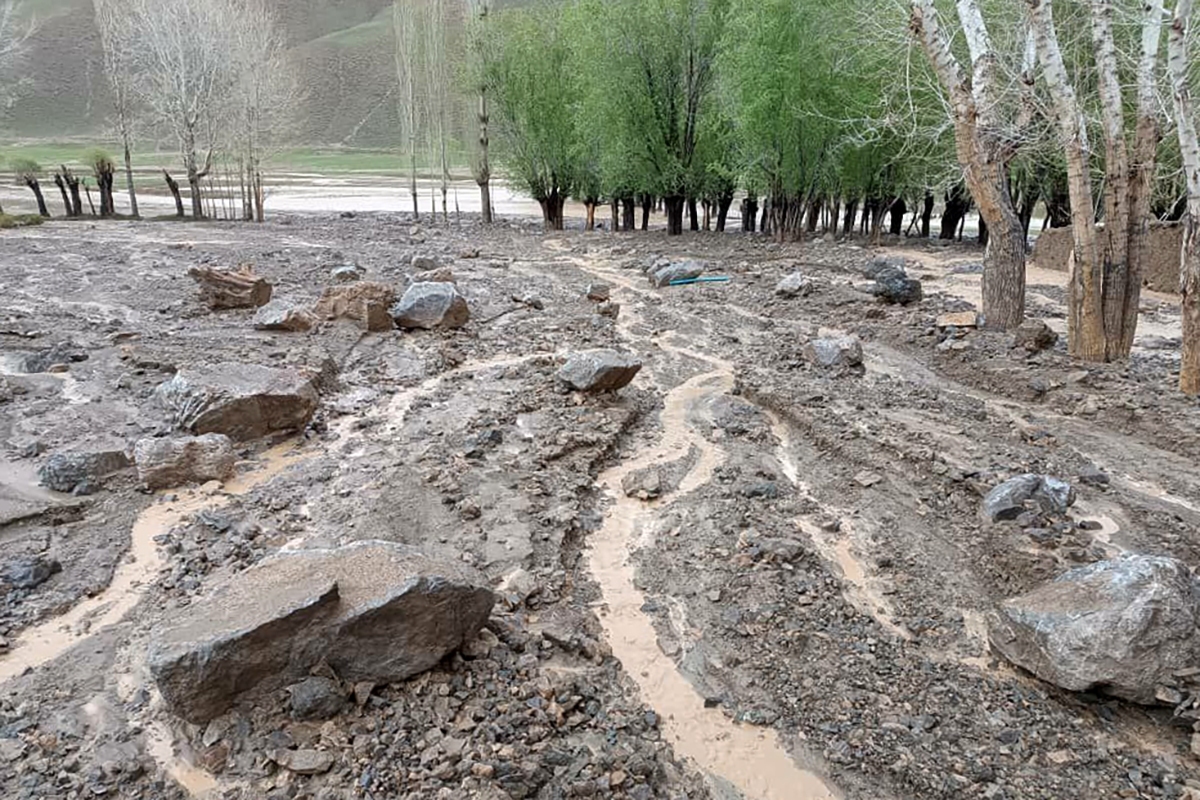 ریچارد بنت، گزارشگر ویژه حقوق بشر سازمان ملل متحد در امور افغانستان، خواستار کمک‌های فوری به سیلاب‌زدگان در افغانستان شده است.