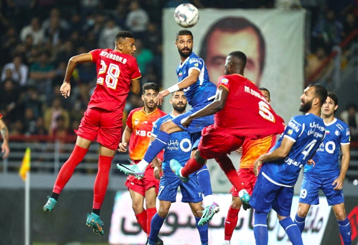 تاریخ و ساعت بازی استقلال و فولاد در لیگ برتر | جنگ صدر و قعر