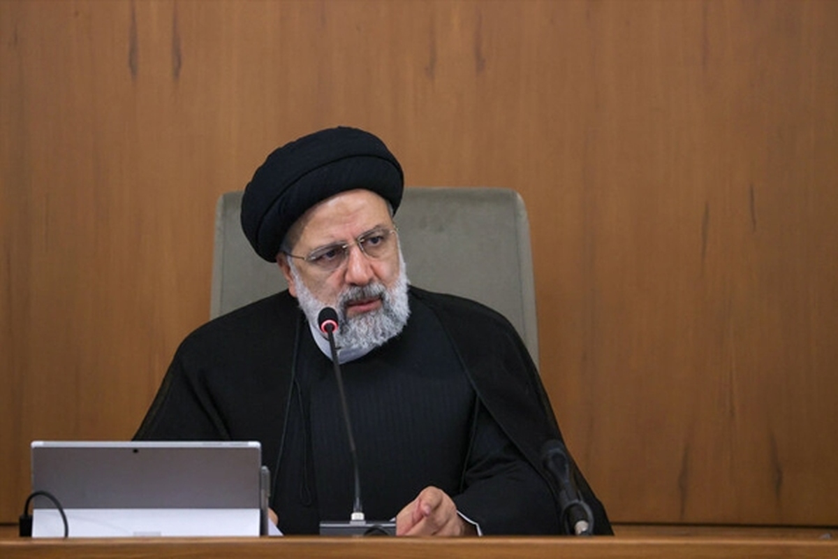 رئیس جمهور به مدیران دستگاه‌های دولتی توصیه کرد با نظارت مستمر بر زیر مجموعه‌های خود، از رعایت کرامت انسانی در دستگاه تحت مدیریت خود اطمینان حاصل کنند.