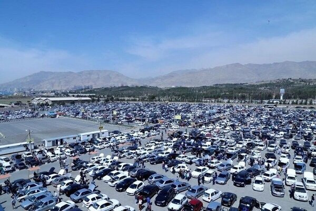 قیمت خودرو، امروز، سه شنبه ۲۵ اردیبهشت ۱۴۰۳، با افتی شدید در اغلب محصولات داخلی و مونتاژی کار خود را آغاز کرد. اما در این میان تعداد معدودی از آنها روند صعودی دارند.