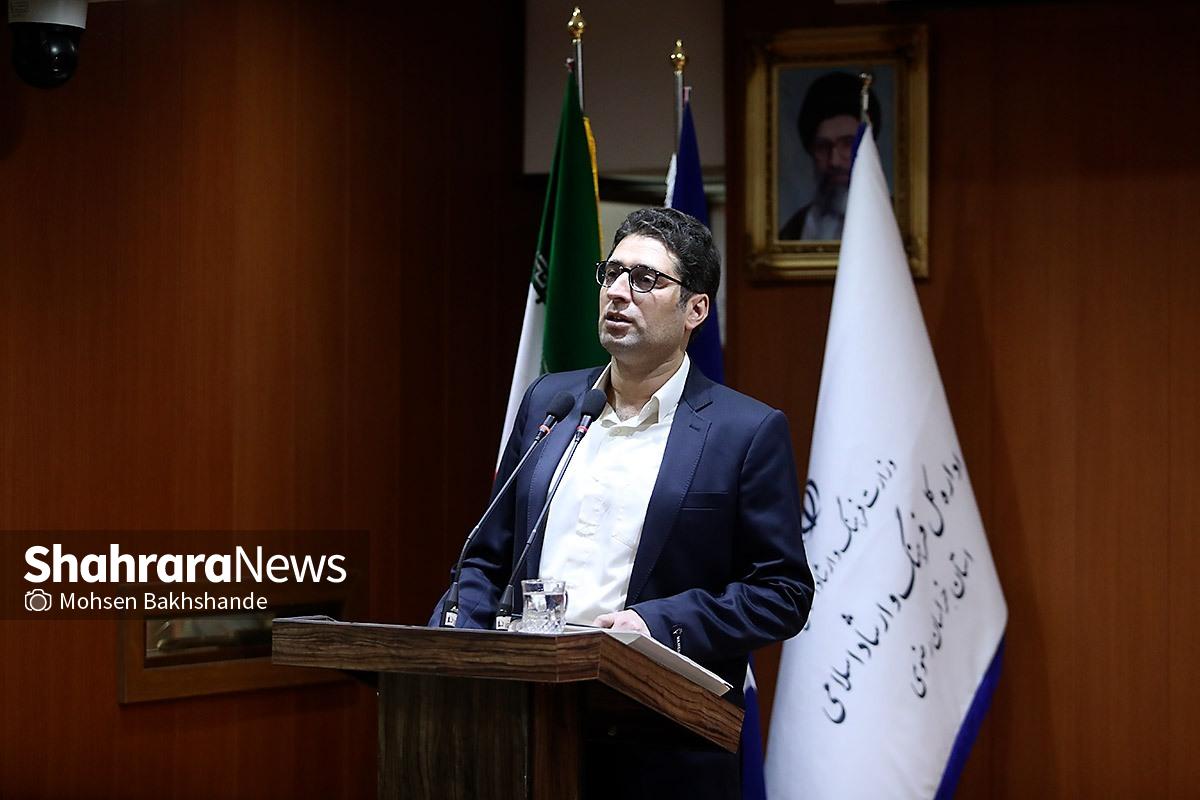 مدیرکل فرهنگ و ارشاد اسلامی استان خراسان‌رضوی گفت: اگرچه اشعاری از چند شاعر فارسی‌زبان به جای مانده، اما کارکرد شاهنامه در حفظ و ماندگاری زبان فارسی بی‌نظیر است.
