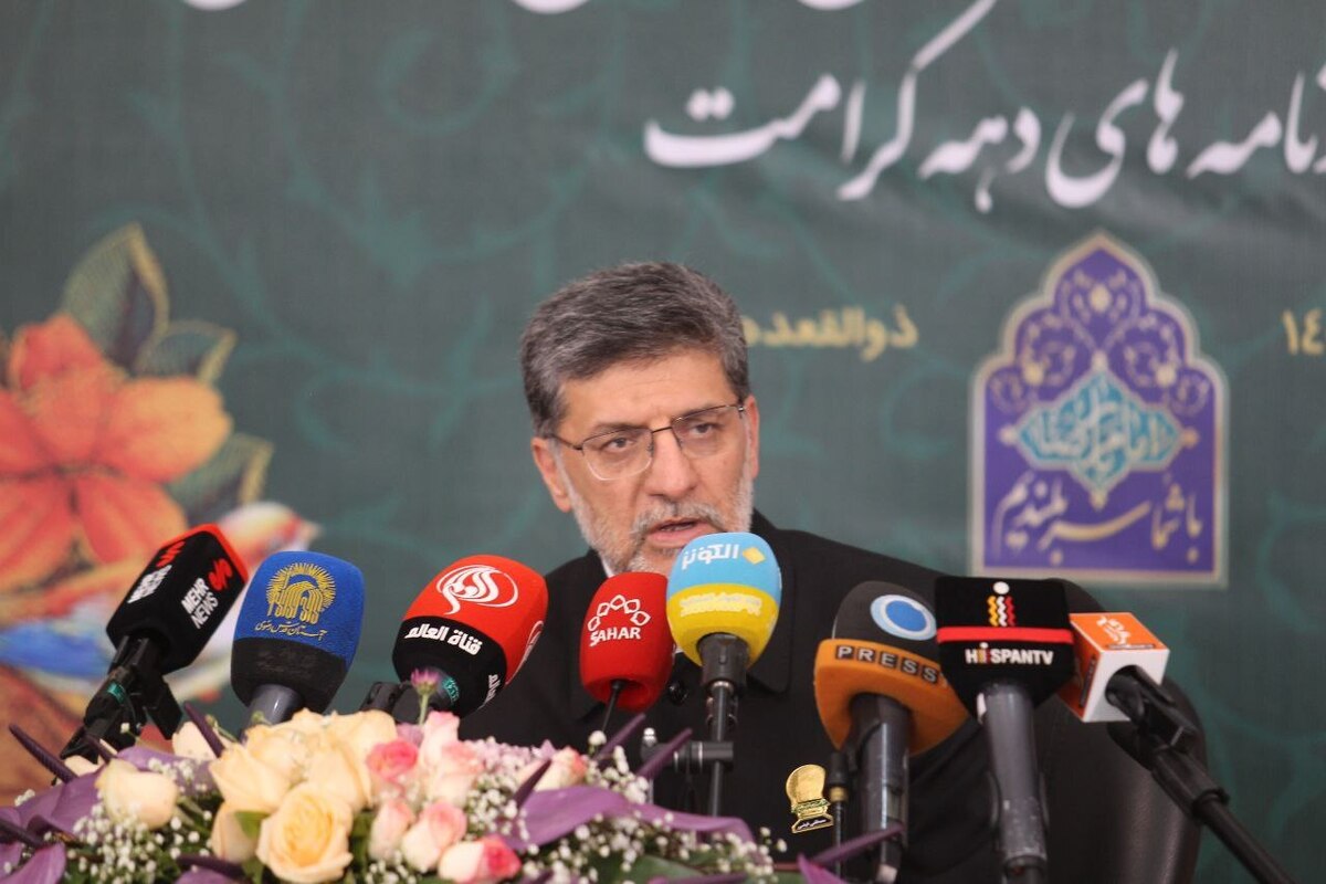 قائم مقام تولیت آستان قدس رضوی گفت: خدمت به زائر را وظیفه خود می‌دانیم. اولویت در آستان قدس رضوی استمرار خدمات است و در این مسیر، تمام امکانات خود را به کار می‌گیرد.