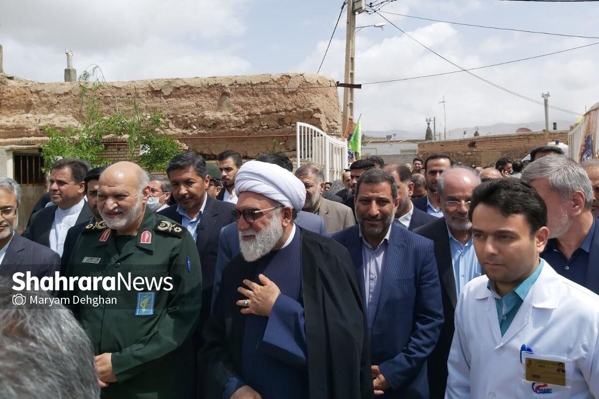 مراسم افتتاح ۱۵ پروژه خدمات‌رسانی بنیاد کرامت رضوی در سطح کشور به ارزش هزار و ۴۰۰ میلیارد ریال با حضور تولیت آستان قدس رضوی در روستای هندل‌آباد شهرستان مشهد، برگزار شد.
