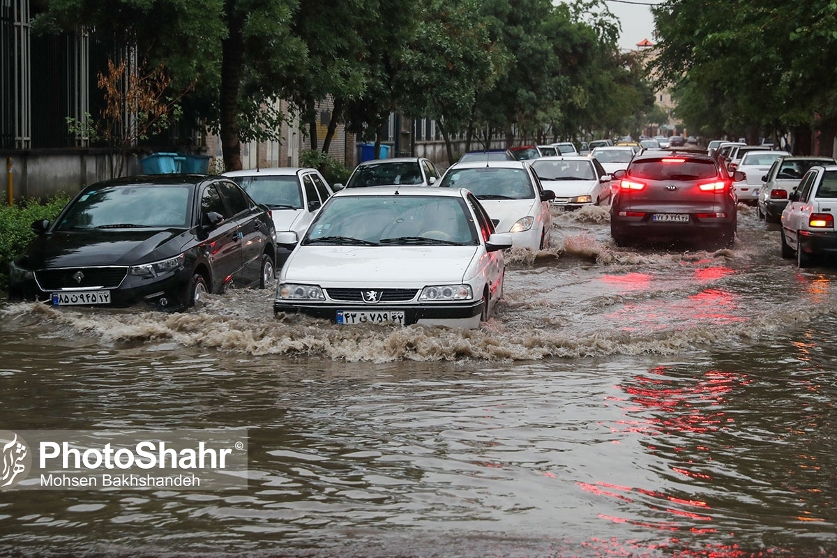 در پی بارش باران و وقوع سیل در مشهد صبح امروز (۲۷ اردیبهشت ماه ۱۴۰۳) وزیر کشور وارد مشهد شد و در مناطق سیل زده حضور یافت.