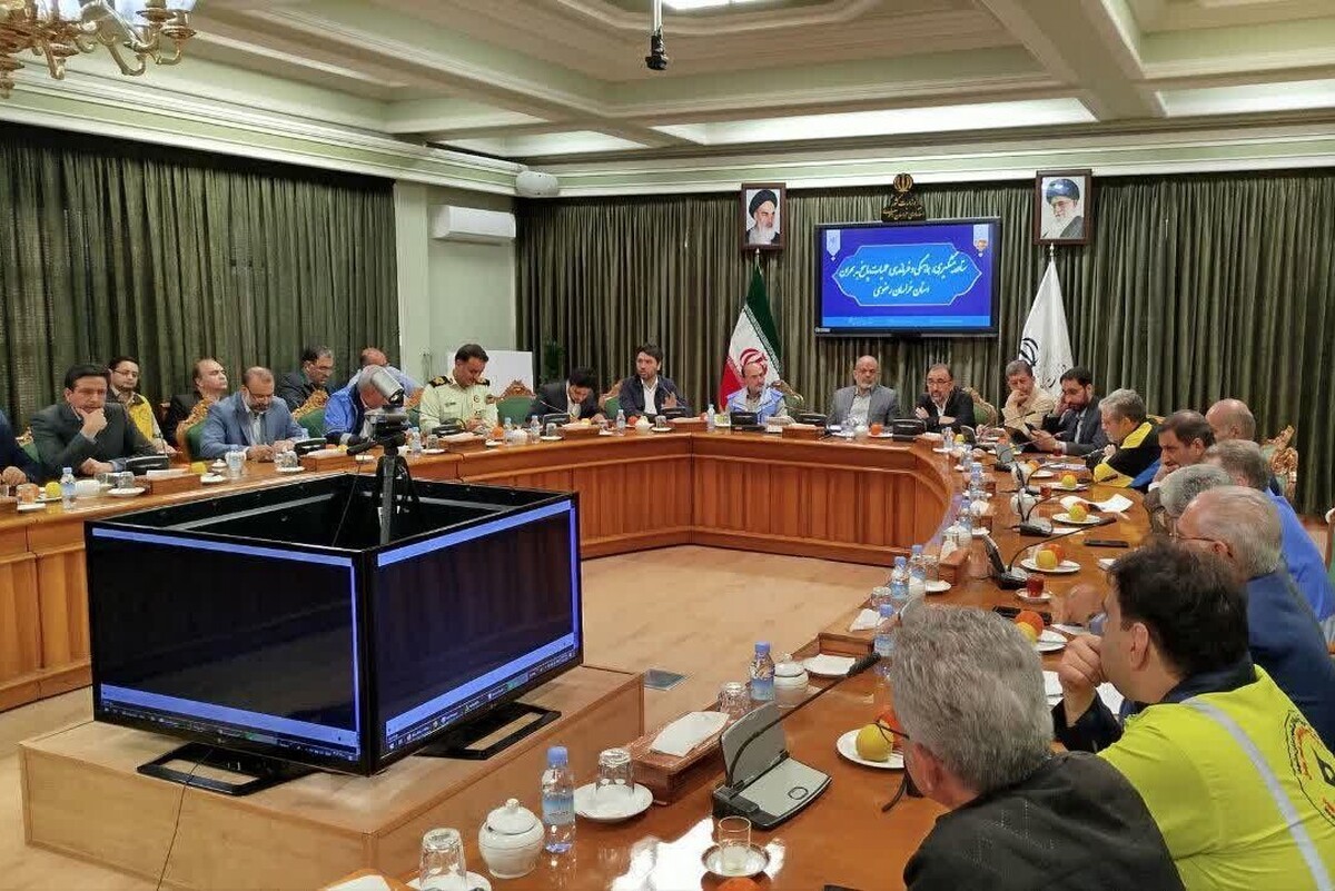 برگزاری جلسه ستاد پیشگیری، هماهنگی و فرماندهی عملیات پاسخ به بحران خراسان رضوی | وزیر کشور: خسارات سیلاب مشهد را حل و فصل می‌کنیم + فیلم