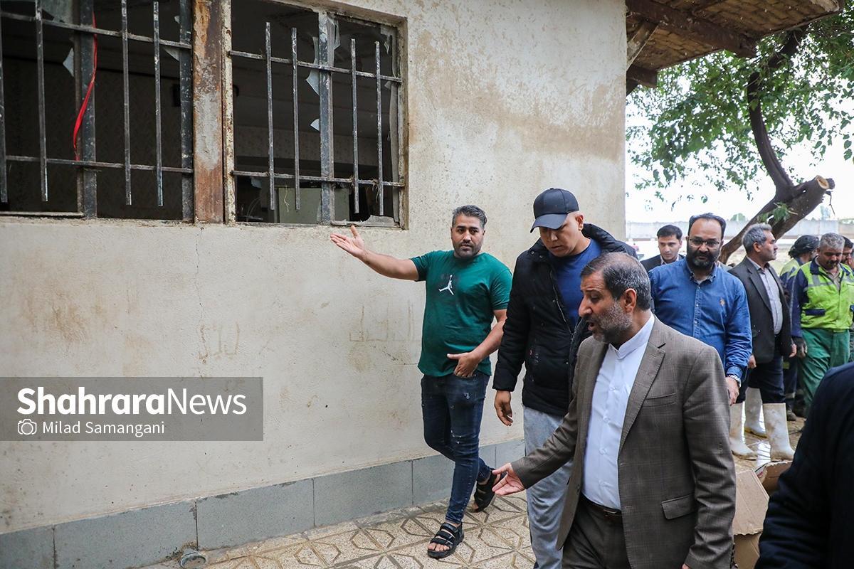 پس از آنکه باران شدید عصر چهارشنبه در مشهد باعث بسته شدن معابر اصلی در این شهر شد و خیابان سپاه در محله سیدی مشهد با وقوع سیل مواجه شد. ساکنان خیابان سپاه ۶۹ در کسری از ثانیه همه چیزشان به گل نشست.