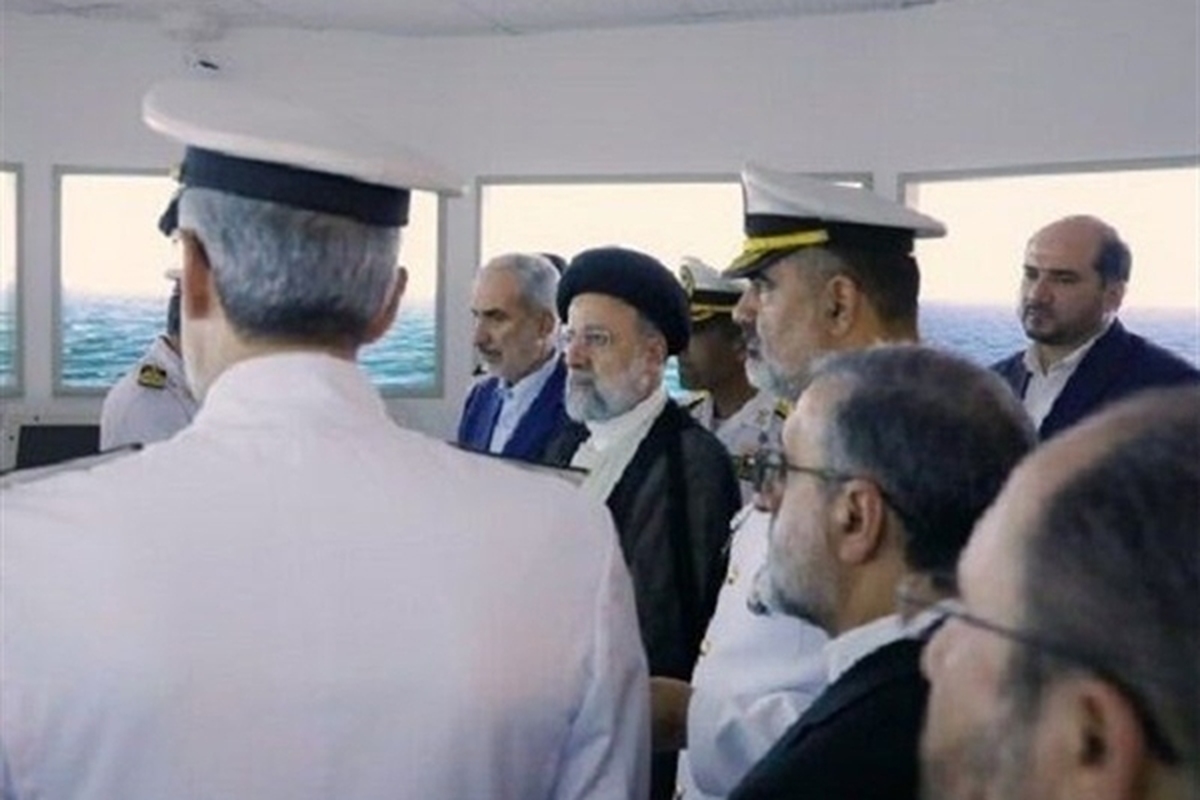 رئیس جمهور با حضور در دانشگاه علوم دریایی امام خمینی (ره) نوشهر از سامانه پل فرماندهی کشتی که توسط یک شرکت دانش‌بنیان داخلی طراحی و بومی‌سازی شده است، بازدید کرد.