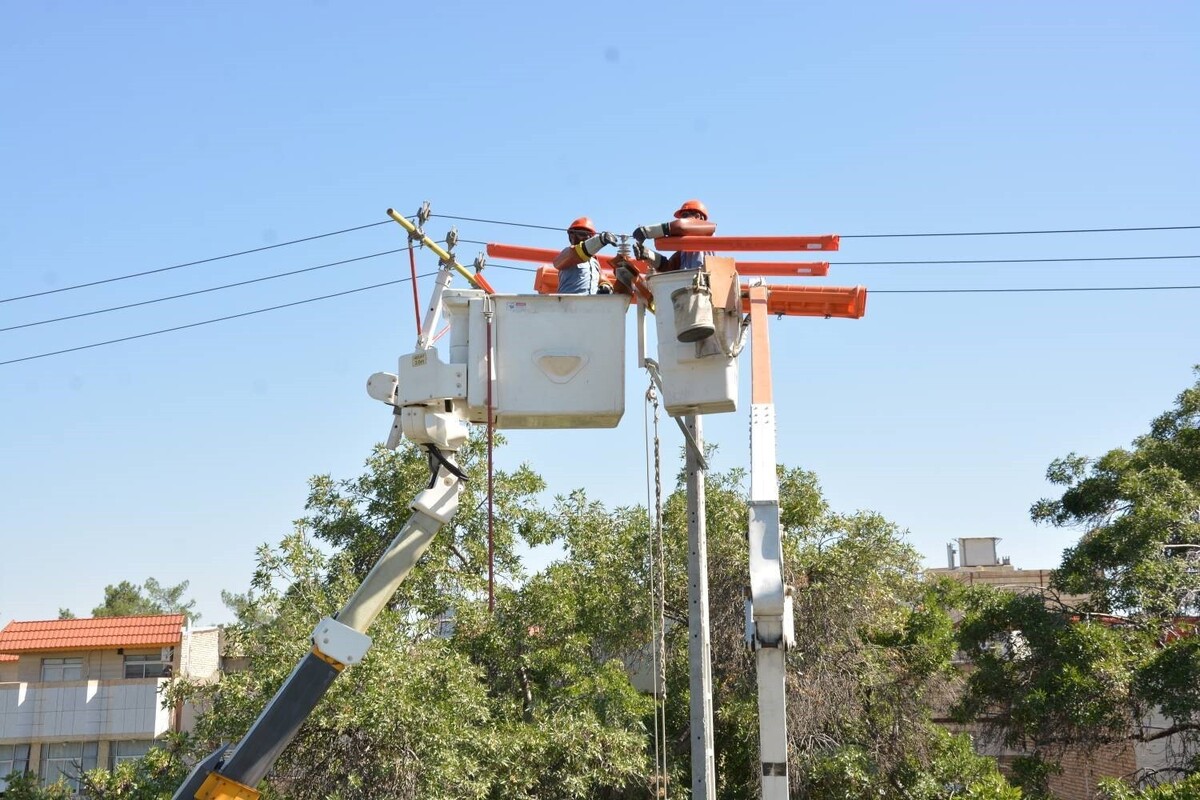 مدیر روابط عمومی شرکت توزیع برق مشهد  از آماده باش کامل شرکت توزیع برق مشهد خبر داد.
