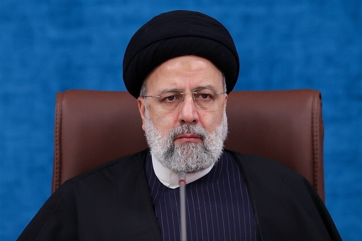 رئیس‌جمهور با بیان اینکه تبادل ظرفیت‌های قابل‌توجه موجود در دو کشور حتماً موجب انتفاع دو ملت ایران و پاکستان خواهد شد، افزود: در نشست هیئت‌های عالی‌رتبه دو کشور تصمیم گرفتیم ضمن به‌کارگیری این ظرفیت‌ها، روابط ایران و پاکستان را در عرصه‌های مختلف سیاسی، اقتصادی، تجاری و فرهنگی در تمامی سطوح ارتقا بخشیم.