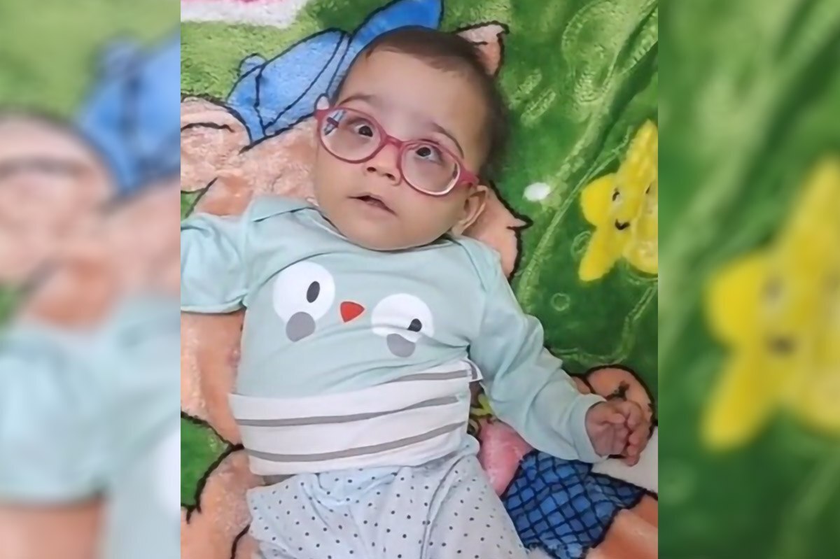 کودک نابینایی که با کمک عینک موفق شد اطراف خود را ببیند، عکس‌العمل او به دیدن دنیای اطرافش، زیبا، دوست‌داشتنی، دلنشین، تحسین برانگیز و شگفت‌انگیز است.