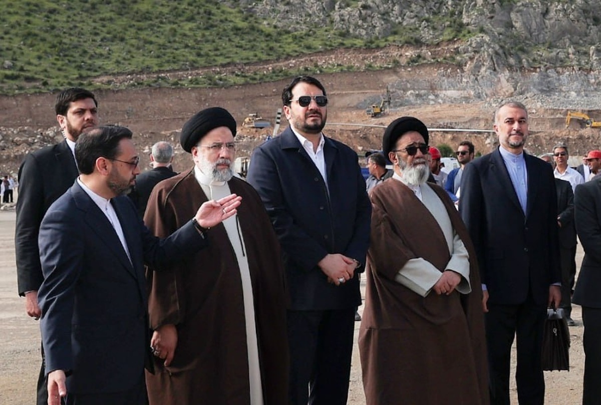 اخبار ضدونقیض از بروز سانحه برای کاروان هوایی رئیس جمهور در سفر به تبریز حکایت دارد.