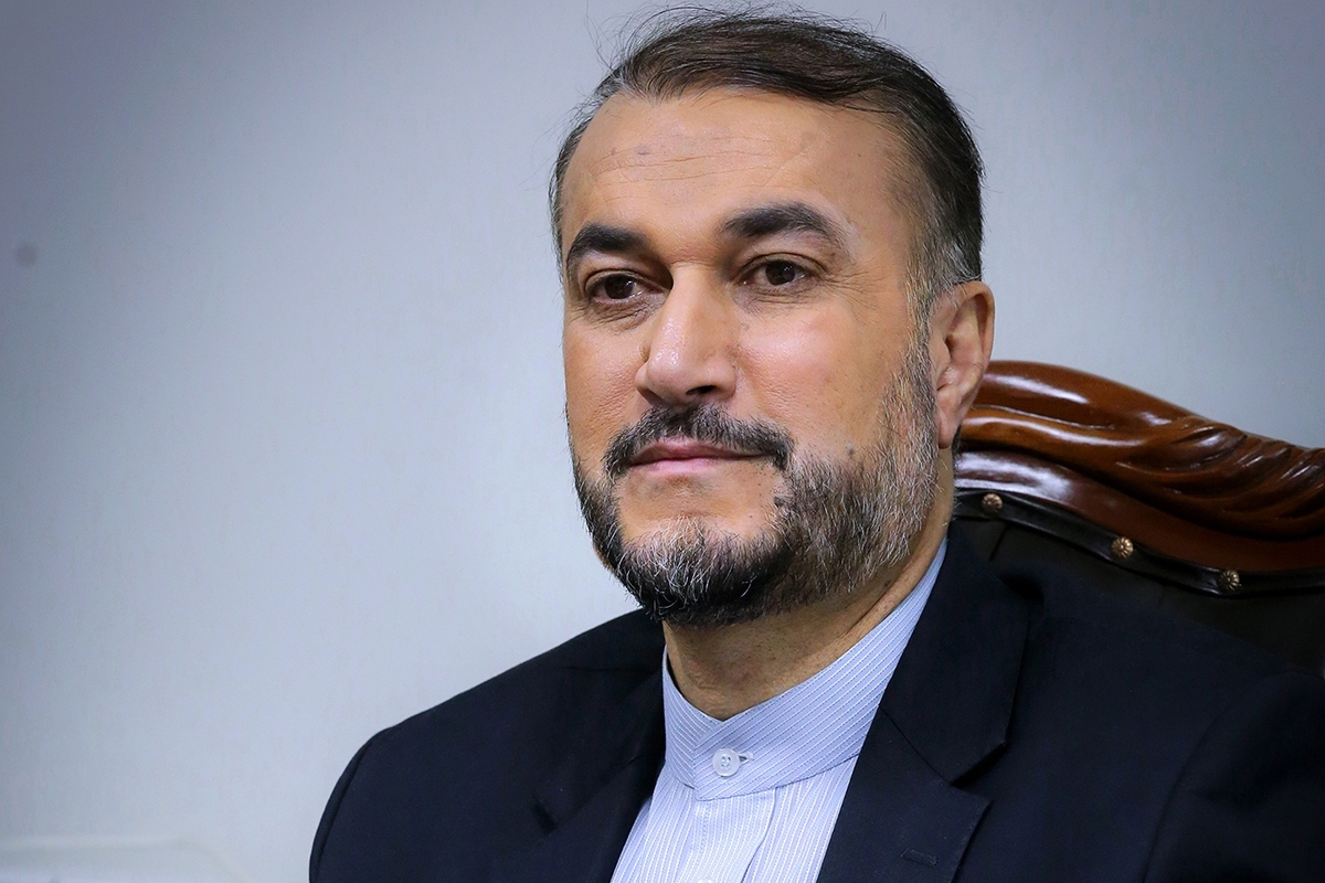 حسین امیرعبداللهیان وزیر امور خارجه ایران که در سانحه سقوط هلی کوپتر حامل رئیس جمهور به شهادت رسید که بود.