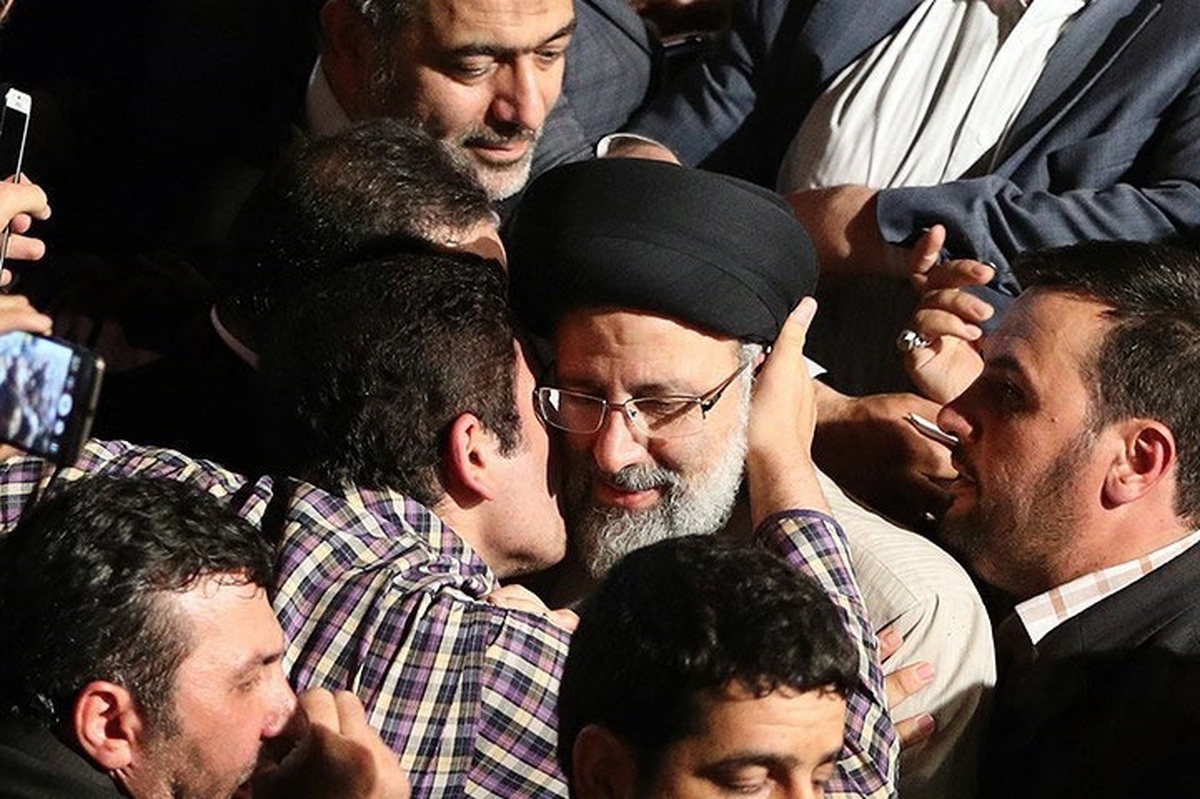 حجت‌الاسلام سید ابراهیم رئیسی؛ رئیس‌جمهوری که با توده مردم انس می‌گرفت.