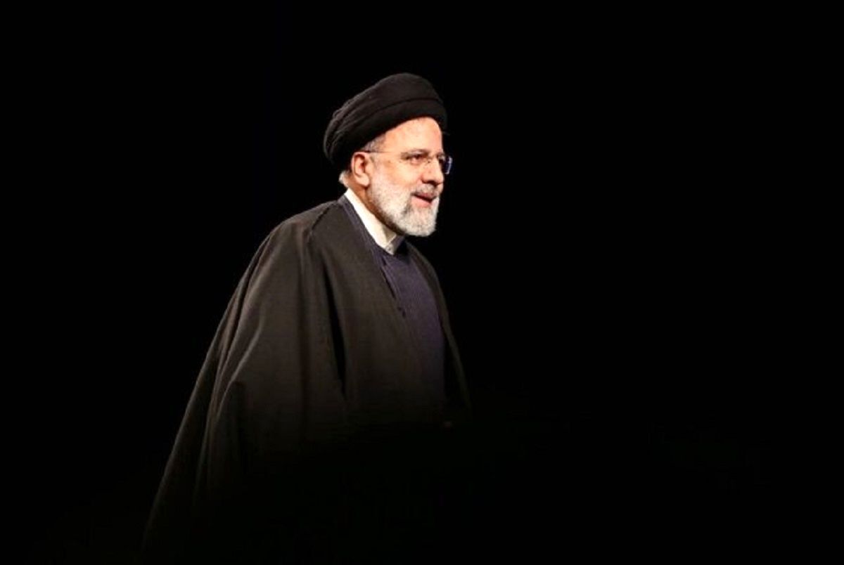 آیت‌الله رئیسی، رئیس‌جمهور در آخرین سفرش به مشهد مقدس در ۲۵ اردیبهشت ماه برای حضور در پنجمین همایش جهانی امام رضا (ع)، پیش از حضور در همایش، به حرم امام رضا (ع) مشرف شد.